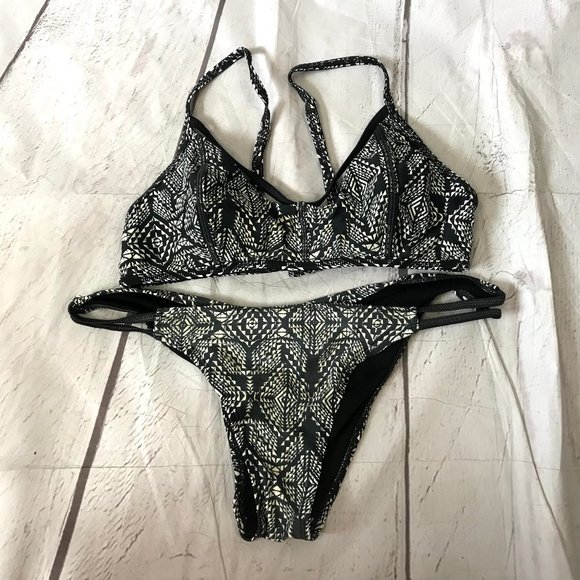 Xhilaration Other - *3/$18*Xhilaration Geometric Print 2 Piece